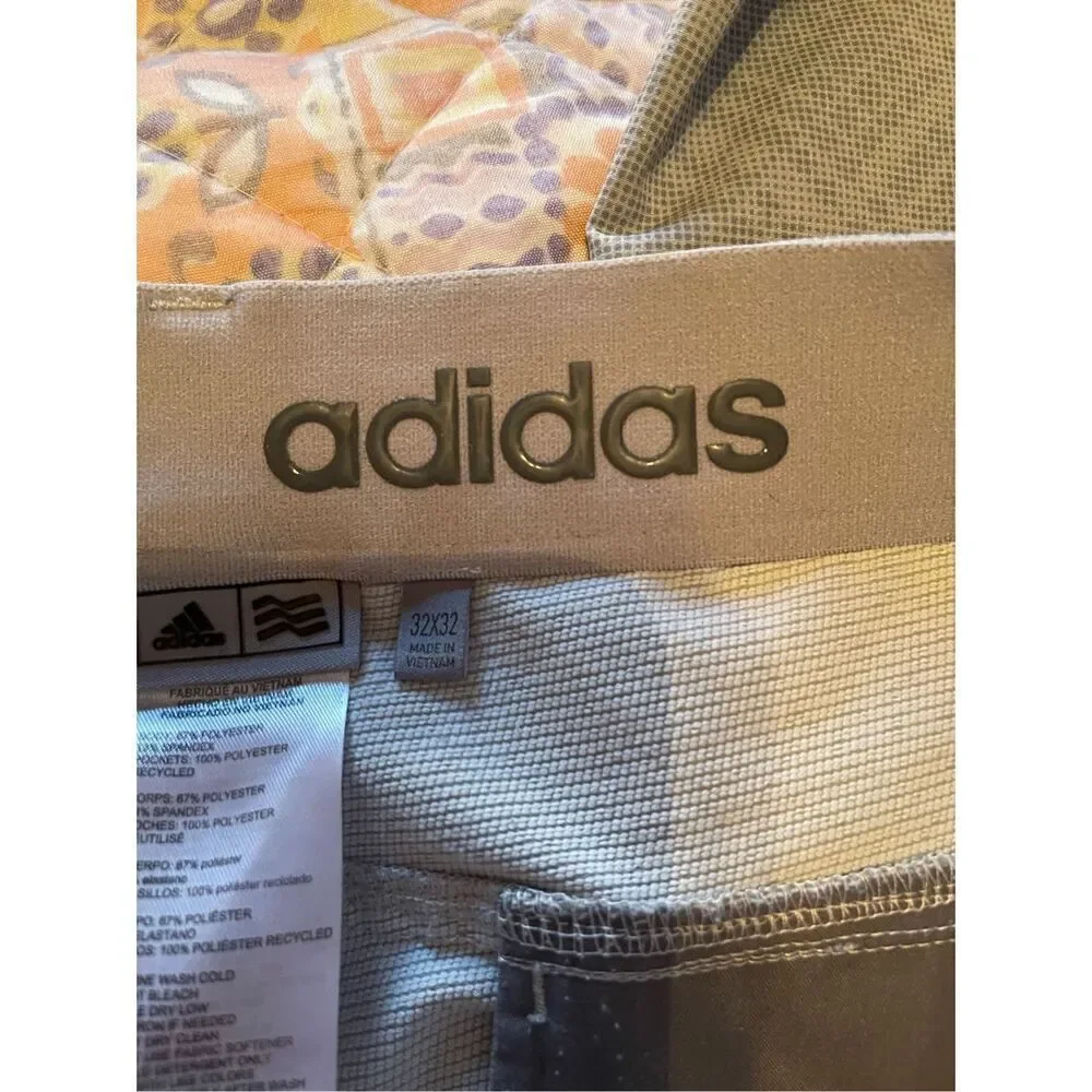 Adidas Men's Beige Check Pattern Relaxed Golf Khaki Pants Size 32 X 32